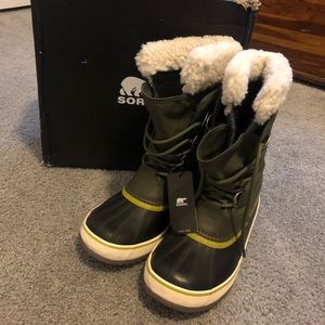 Sorel Winter Carnival waterproof boots